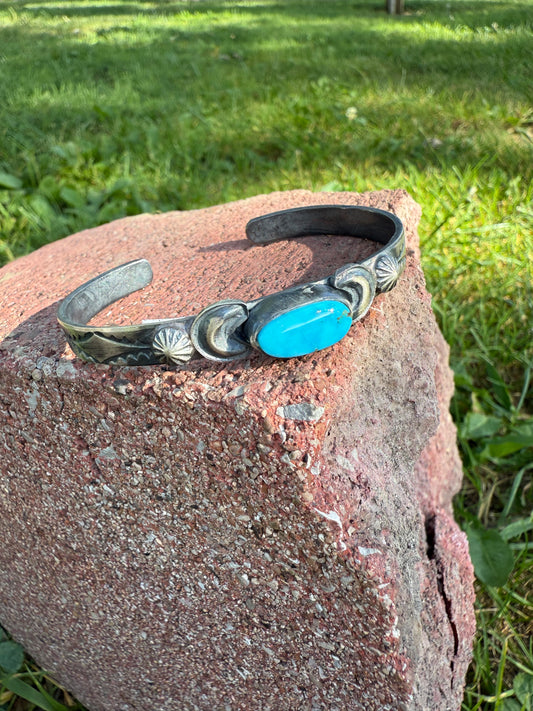 1 Stone Kingman Turquoise Cuff Bracelet