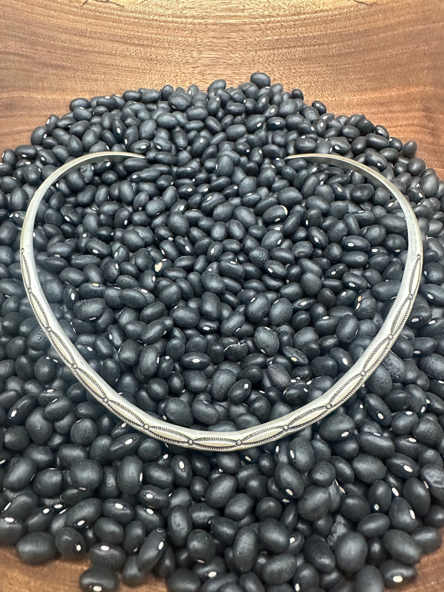 Navajo Neck Bar